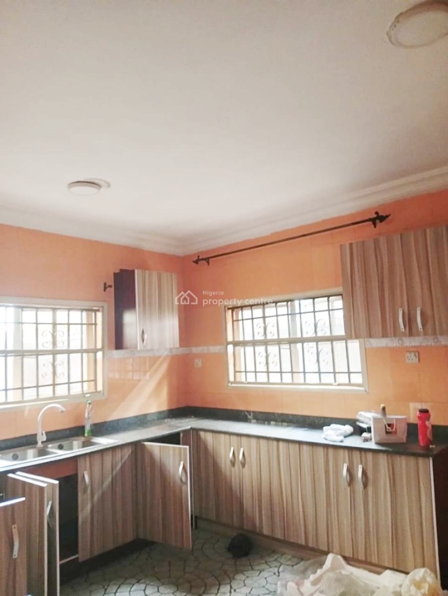 a Well Maintained Spacious 5 Bedroom Fully Detached Duplex with Bq, Gra Phase 1, Magodo, Lagos, Detached Duplex for Rent
