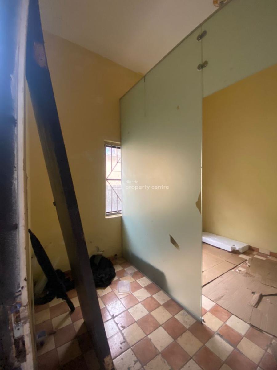 Commercial Bq Space at Lekki, Lekki, Lagos, Commercial Property for Rent