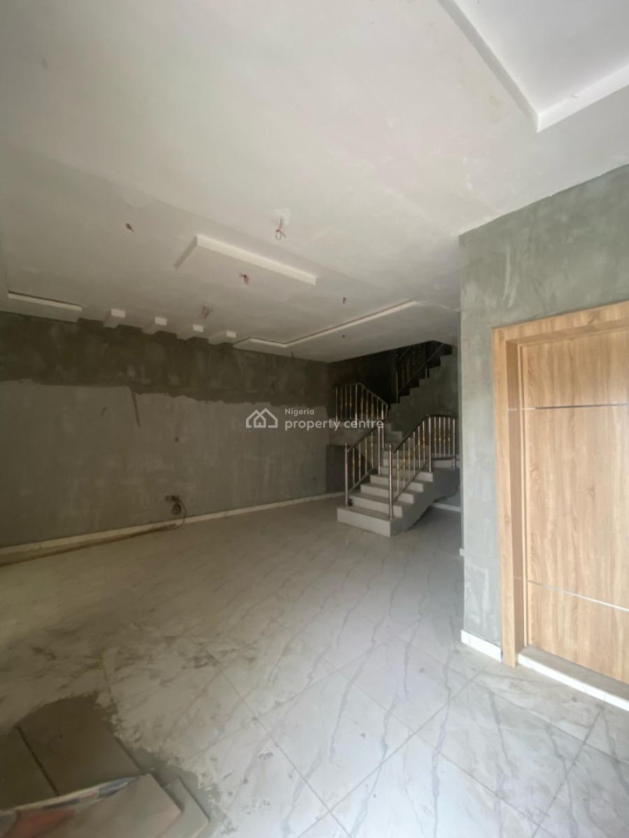 Elegant 4-bedroom Semi-detached Duplex with Bq, Ologolo, Lekki, Lagos, Semi-detached Duplex for Sale