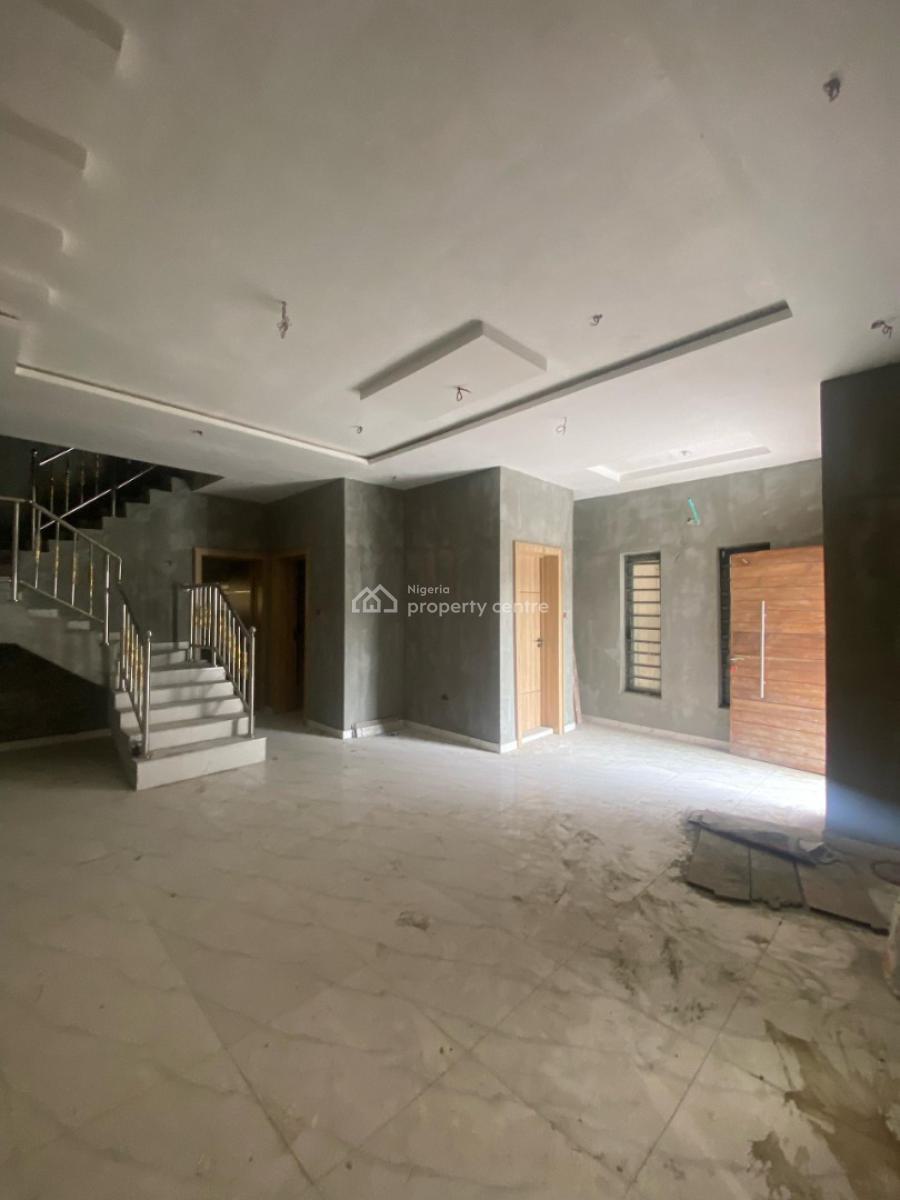 Elegant 4-bedroom Semi-detached Duplex with Bq, Ologolo, Lekki, Lagos, Semi-detached Duplex for Sale