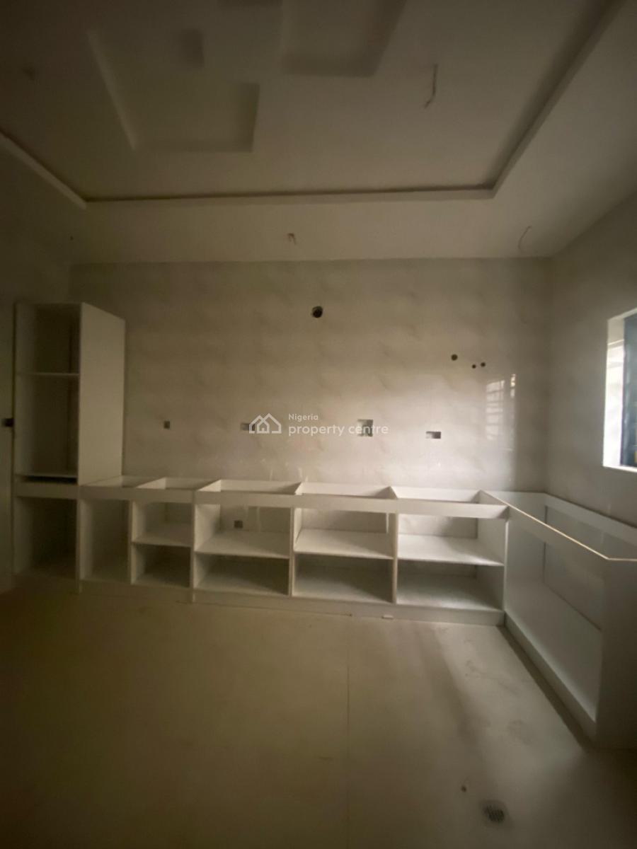 Elegant 4-bedroom Semi-detached Duplex with Bq, Ologolo, Lekki, Lagos, Semi-detached Duplex for Sale