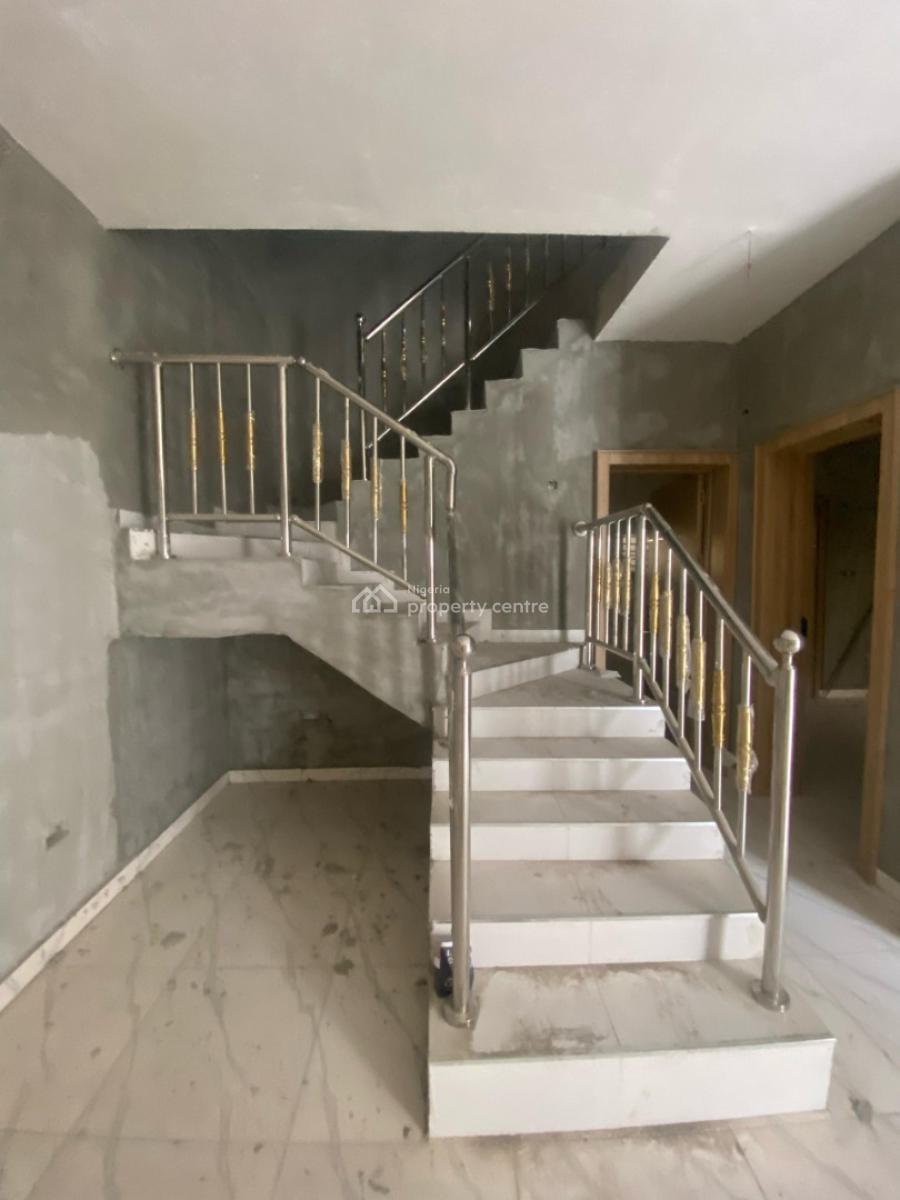 Elegant 4-bedroom Semi-detached Duplex with Bq, Ologolo, Lekki, Lagos, Semi-detached Duplex for Sale