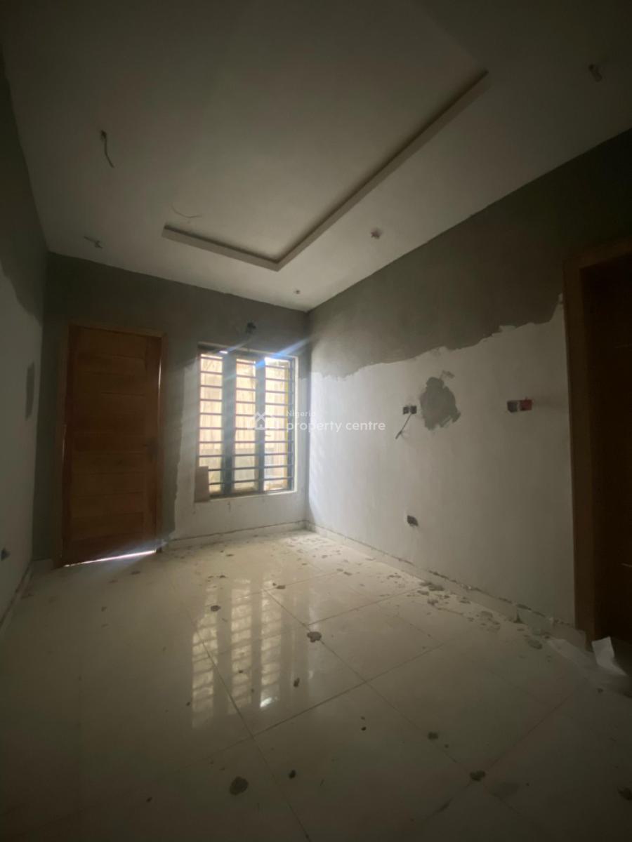 Elegant 4-bedroom Semi-detached Duplex with Bq, Ologolo, Lekki, Lagos, Semi-detached Duplex for Sale