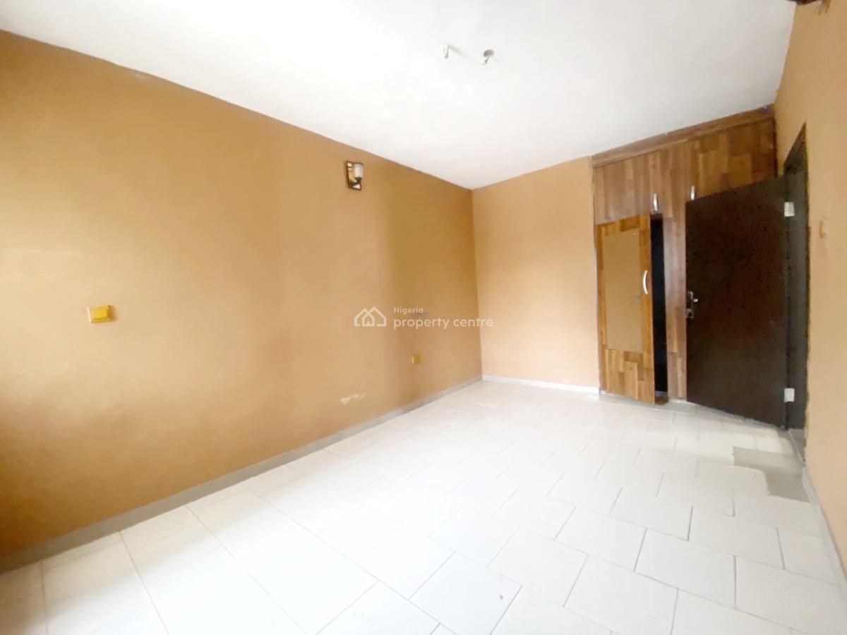 a Well Maintained Spacious 3 Bedroom Flat, Gra Phase 1, Magodo, Lagos, Flat / Apartment for Rent
