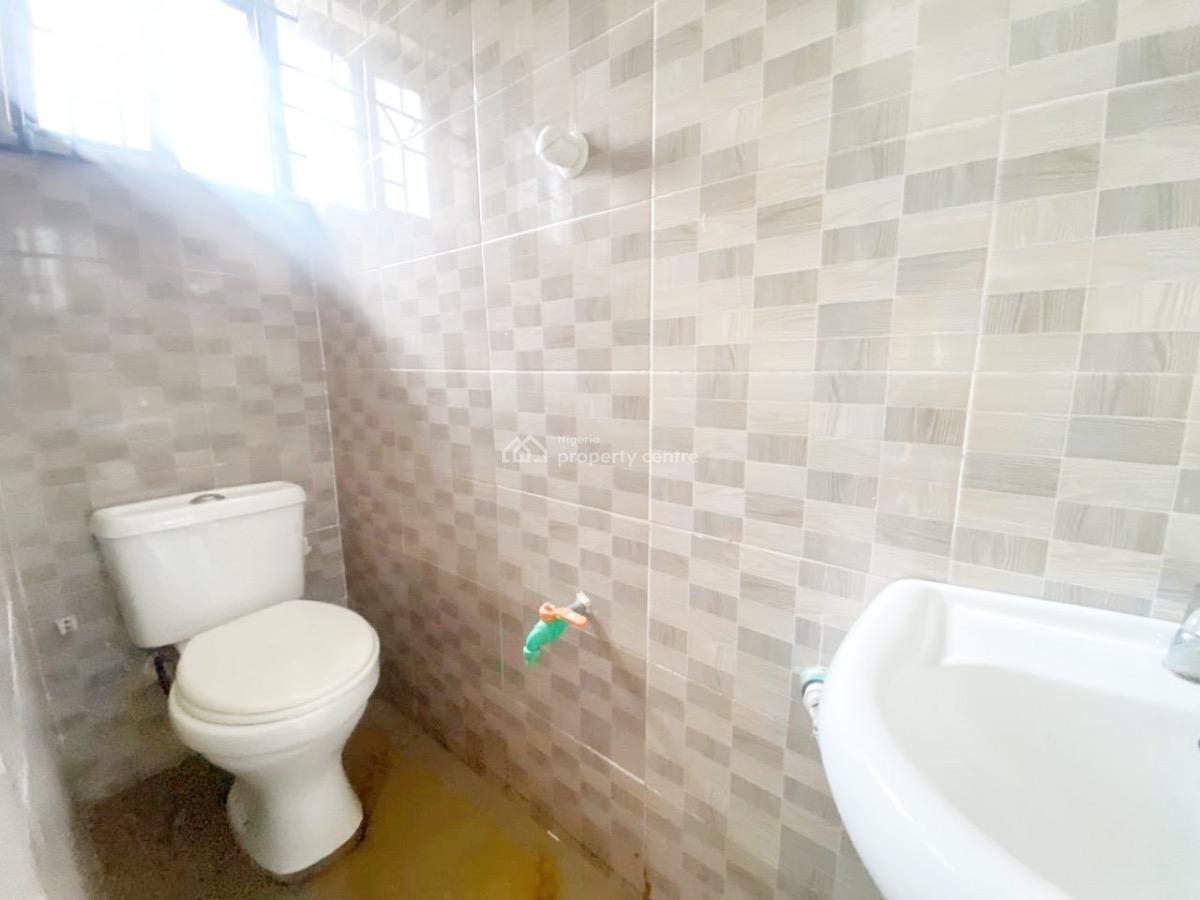 a Well Maintained Spacious 3 Bedroom Flat, Gra Phase 1, Magodo, Lagos, Flat / Apartment for Rent