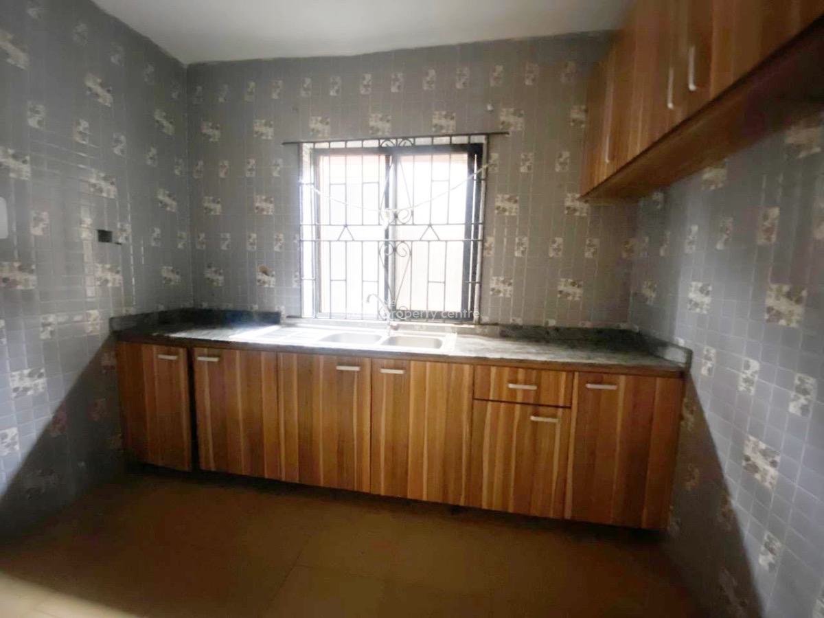 a Well Maintained Spacious 3 Bedroom Flat, Gra Phase 1, Magodo, Lagos, Flat / Apartment for Rent