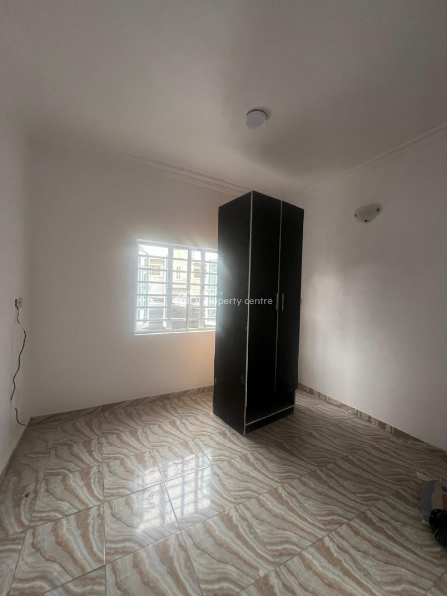 Spacious 2 Bedroom Flat in Osapa, Osapa, Lekki, Lagos, Flat / Apartment for Rent