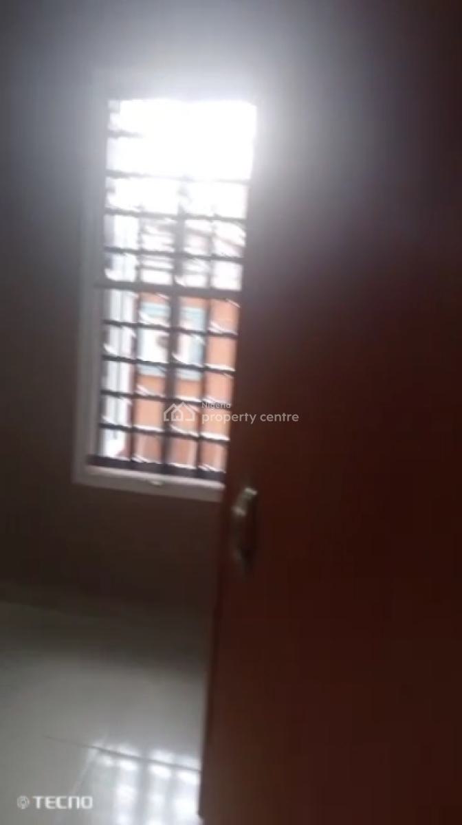 Modern and Well-finished 2 Bedroom Apartment, Off Adetola Aguda, Surulere, Lagos, Flat / Apartment for Rent