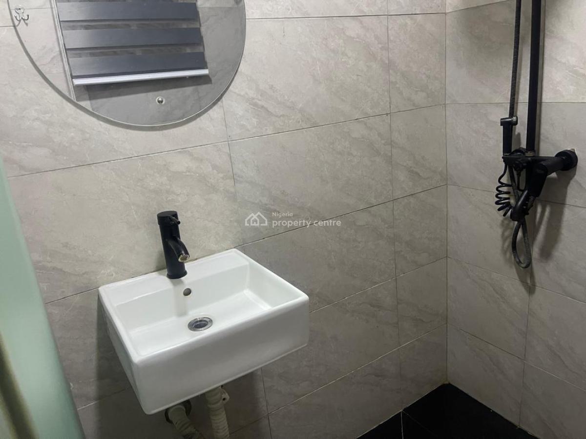 Luxury 1 Bedroom Apartment, Yeye Olofin Street, Lekki Phase 1, Lekki, Lagos, Mini Flat (room and Parlour) Short Let