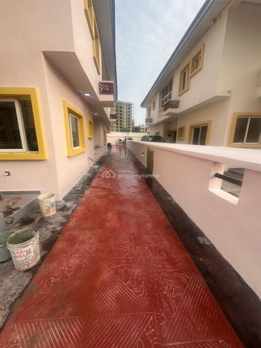 Standard Well Renovated 4bedrooms Semi Detached Duplex Self Compound, Oniru, Victoria Island (vi), Lagos, Semi-detached Duplex for Sale
