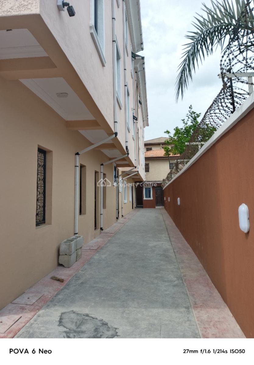 Executive and Luxury 3 Bedroom, Brand New, All Ensuit, Born Way, Alagomeji, Yaba, Lagos, Flat / Apartment for Rent