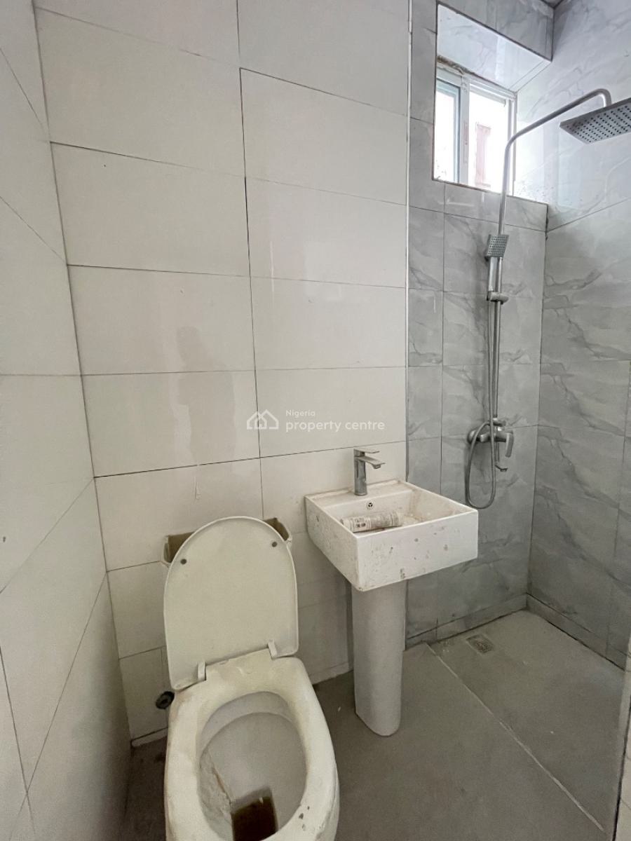 2bedroom Apartment, Lekki Phase 1, Lekki, Lagos, Flat / Apartment for Sale
