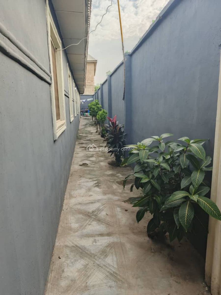 2 Bedroom Flat with Room and Parlour and 6 Unit of Single Room, Ita_oluwo Via Muti, Ikorodu, Lagos, Block of Flats for Sale