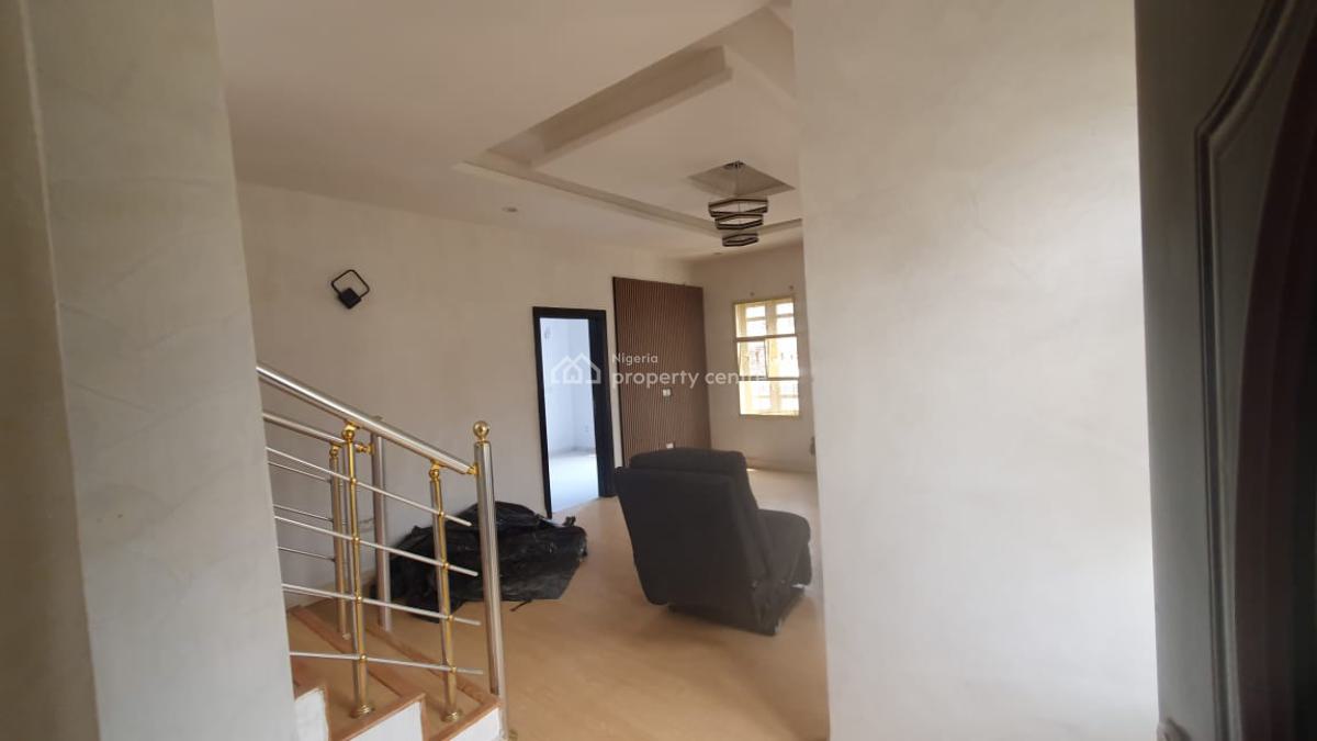 4brm Semi Detached Duplex, Bera Estate Cheveron Lekki, Lekki, Lagos, Semi-detached Duplex for Rent