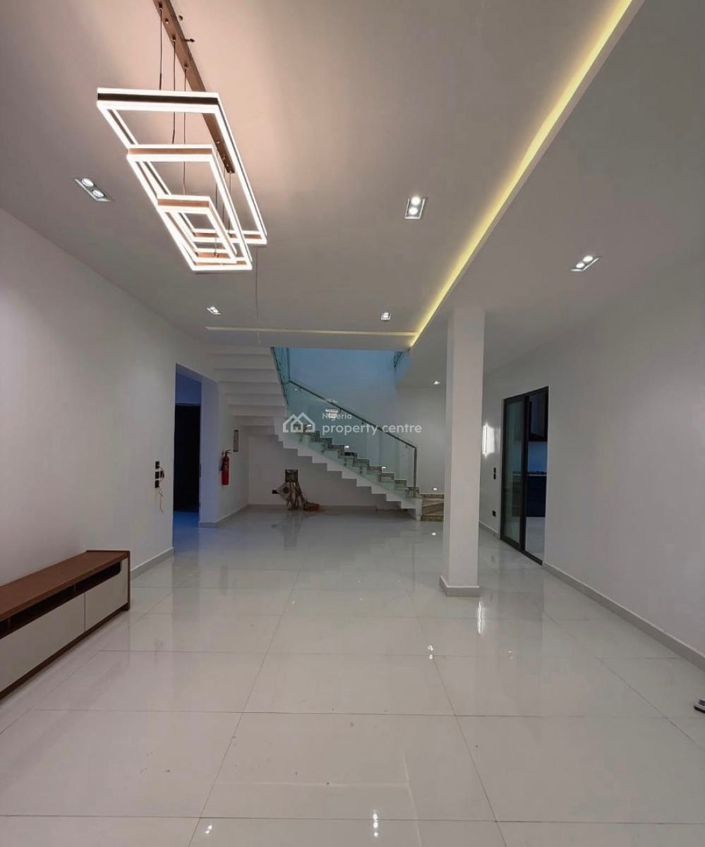 Brand New 3 Bedroom Maisonette, Guzape, Guzape District, Abuja, Flat / Apartment for Sale