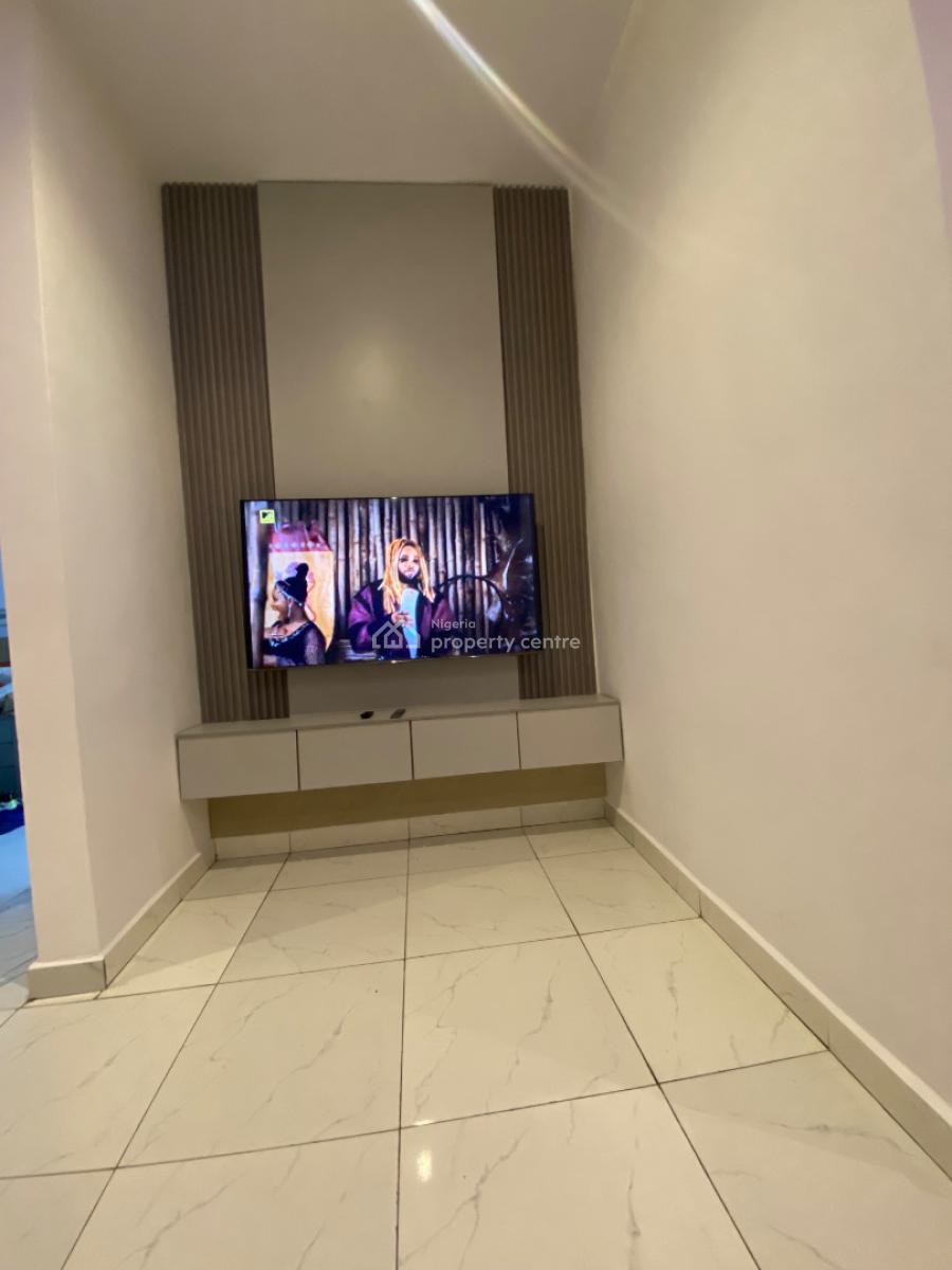 Luxurious Master Bedroom Available for Monthly Stay, Lekki Palm City Estate, Ajah, Lagos, Terraced Duplex Short Let