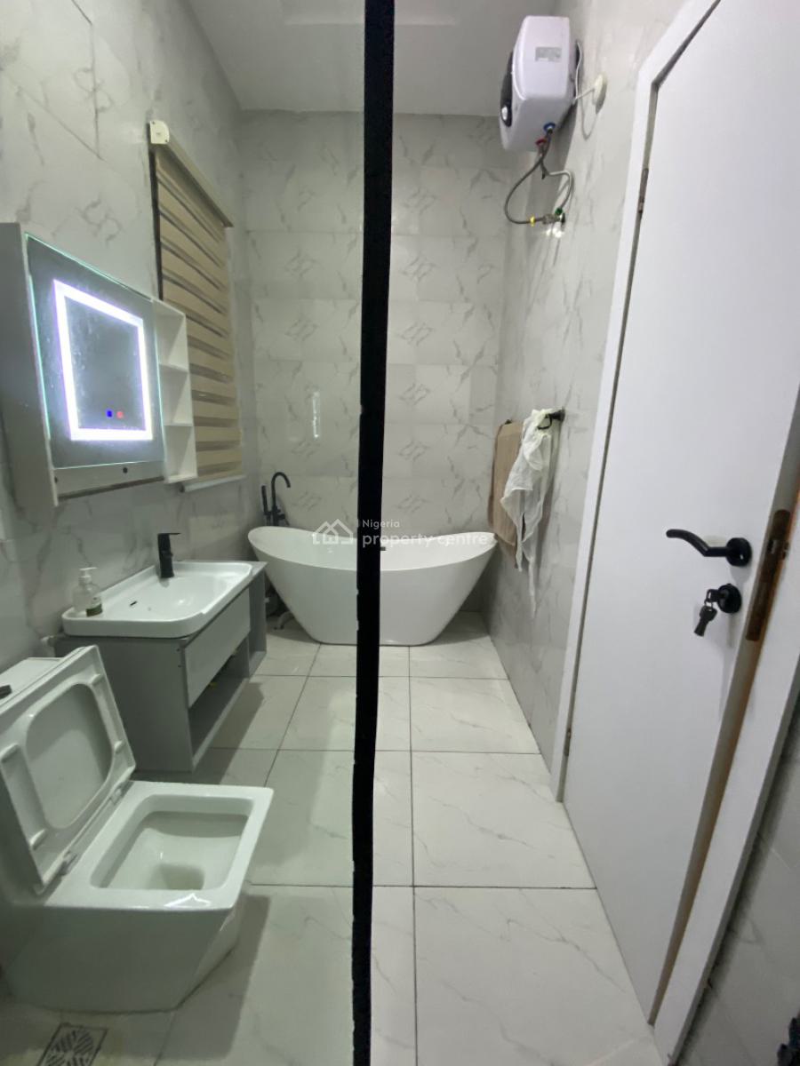Luxurious Master Bedroom Available for Monthly Stay, Lekki Palm City Estate, Ajah, Lagos, Terraced Duplex Short Let