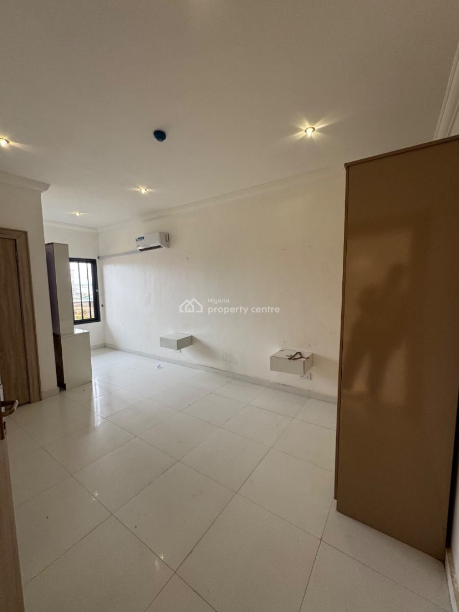 𝐖𝐄𝐋𝐋 𝐌𝐀𝐈𝐍𝐓𝐀𝐈𝐍𝐄𝐃 3 𝐁𝐄𝐃𝐑𝐎𝐎𝐌 𝐀𝐏𝐀𝐑𝐓𝐌𝐄𝐍𝐓, Ikoyi, Lagos, Ikoyi, Lagos, Flat / Apartment for Rent