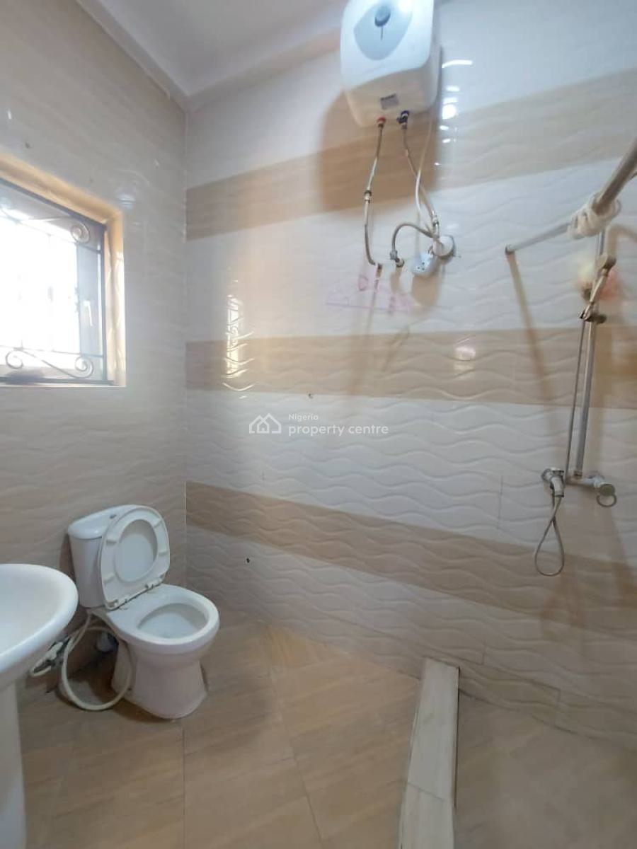 Serviced 2 Bedroom Apartment, an Estate at Chevron, Lekki, Lagos, Flat / Apartment for Rent