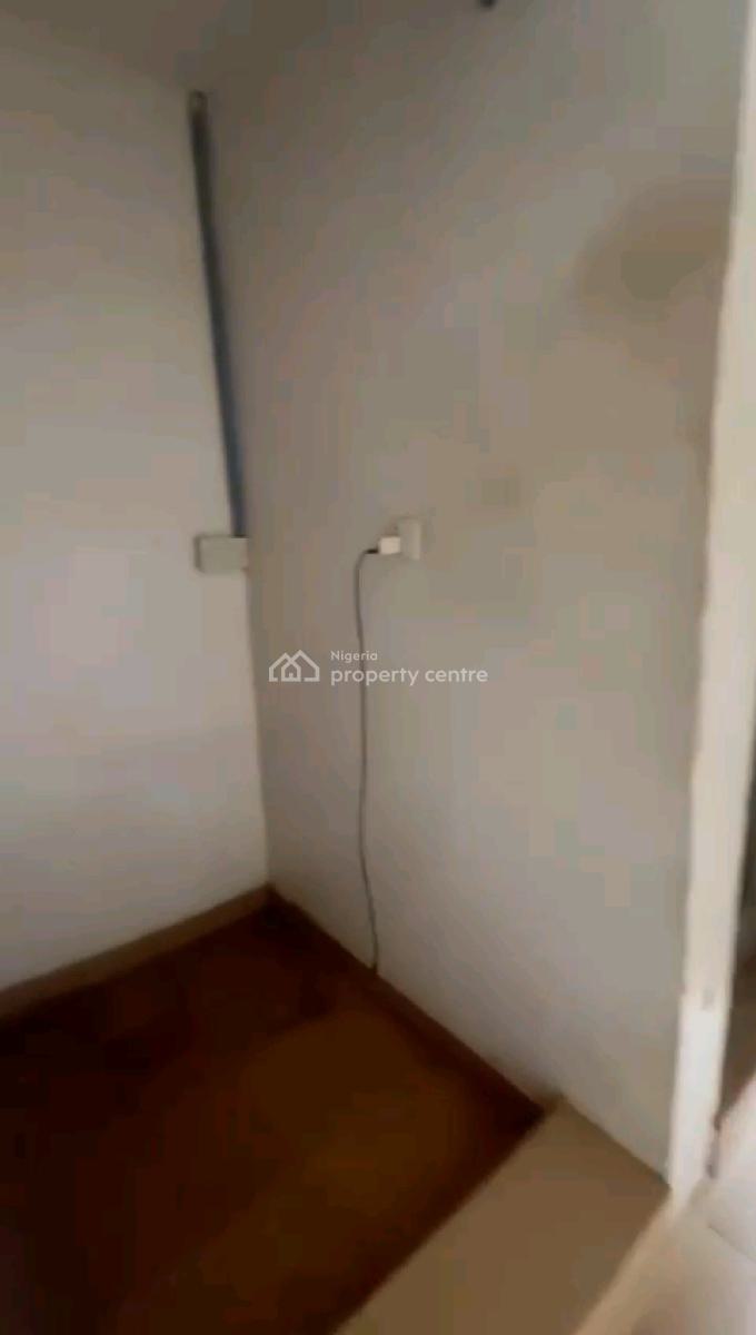 a Standard and Very Spacious Roomself Contain, Upstairs with Personal, Off Market Street, Shomolu, Lagos, Self Contain (single Rooms) for Rent
