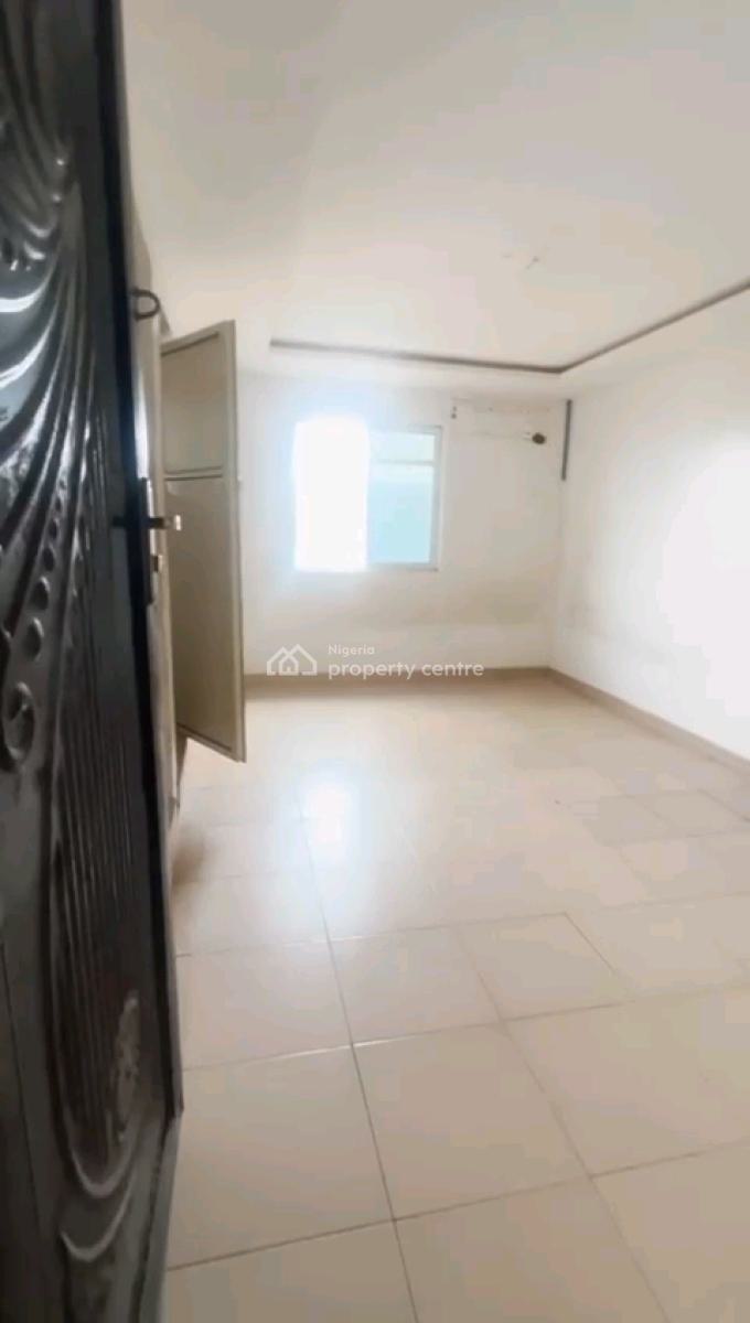 a Standard and Very Spacious Roomself Contain, Upstairs with Personal, Off Market Street, Shomolu, Lagos, Self Contain (single Rooms) for Rent