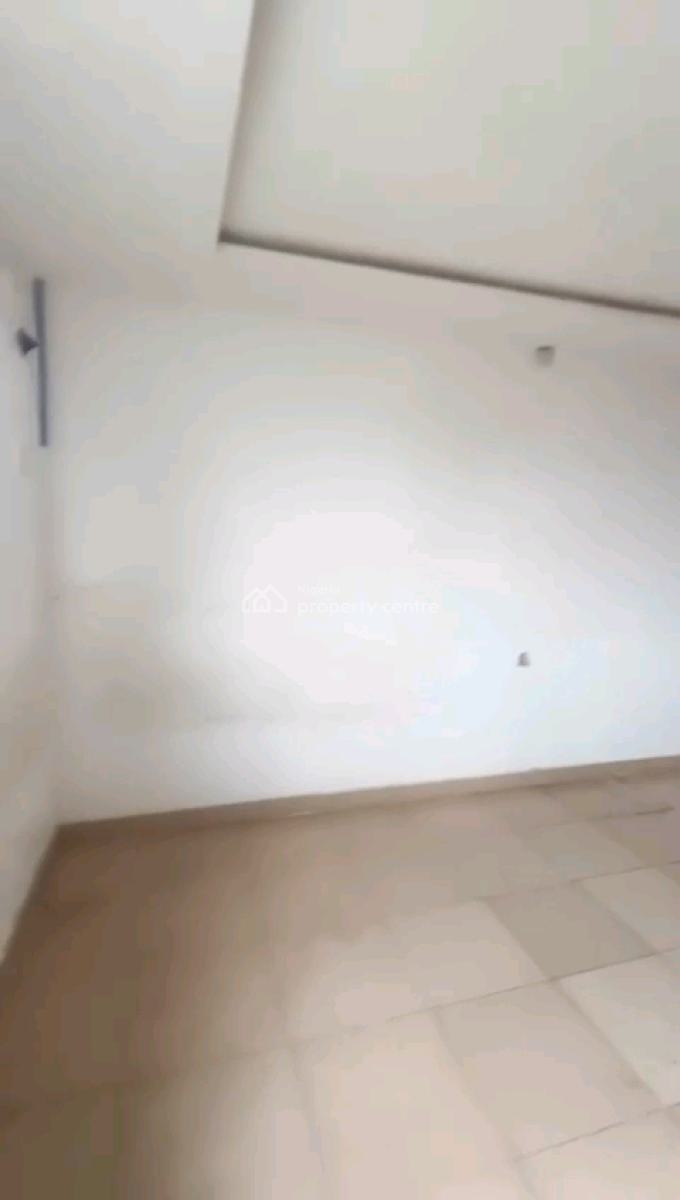 a Standard and Very Spacious Roomself Contain, Upstairs with Personal, Off Market Street, Shomolu, Lagos, Self Contain (single Rooms) for Rent