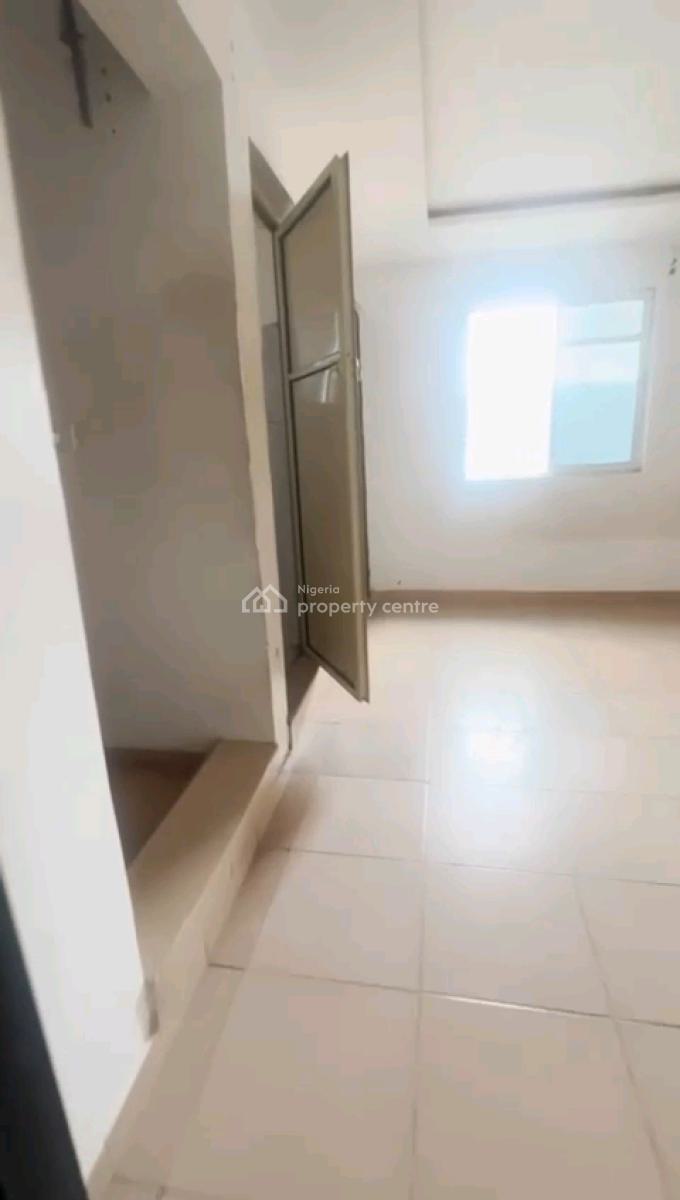 a Standard and Very Spacious Roomself Contain, Upstairs with Personal, Off Market Street, Shomolu, Lagos, Self Contain (single Rooms) for Rent