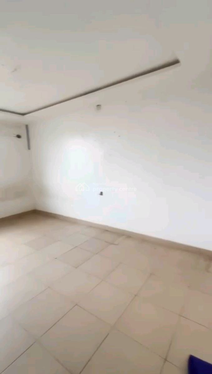 a Standard and Very Spacious Roomself Contain, Upstairs with Personal, Off Market Street, Shomolu, Lagos, Self Contain (single Rooms) for Rent