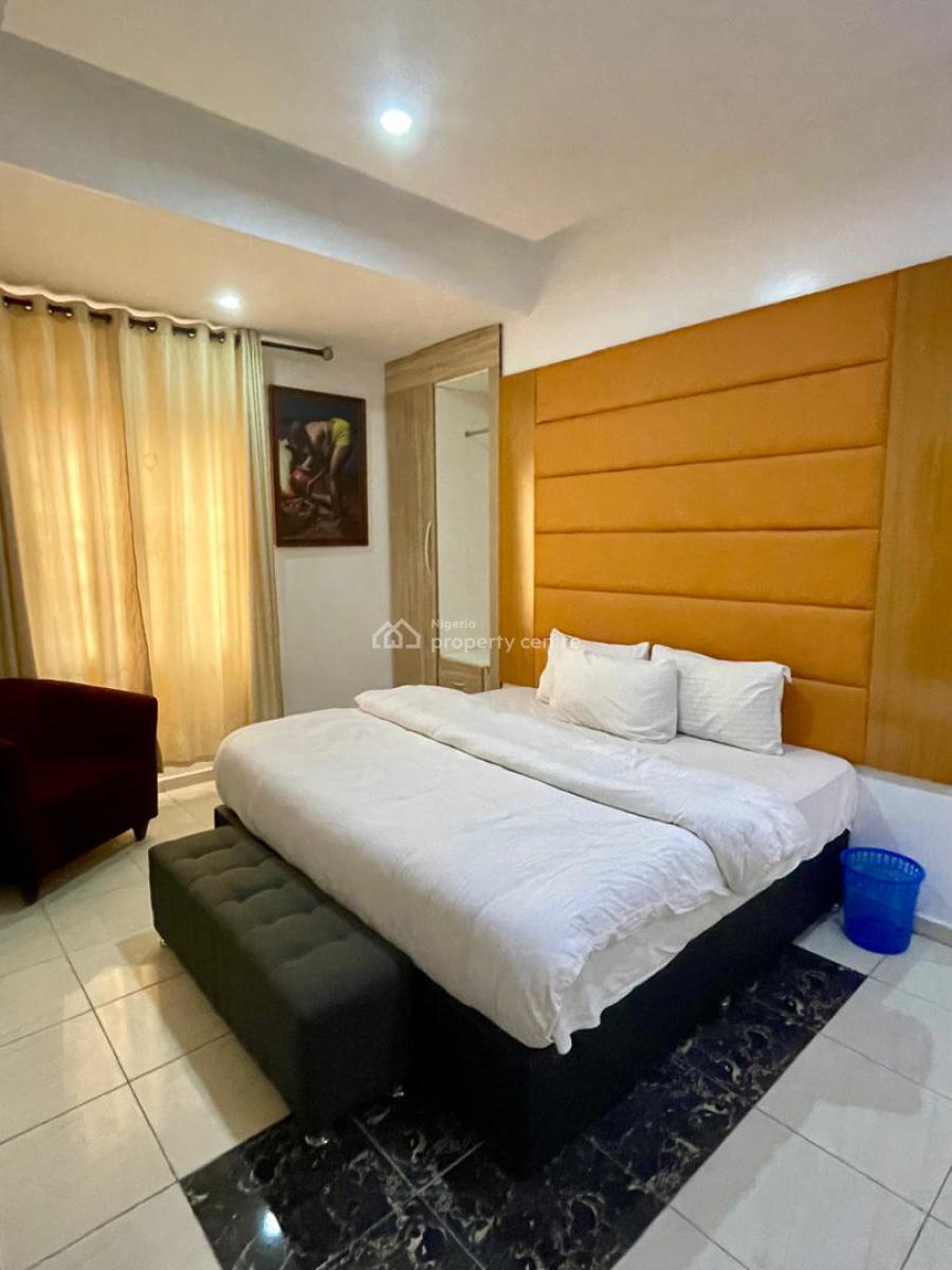 Serviced 3-bedroom Apartment, Lekki Phase 1, Lekki, Lagos, Flat / Apartment for Rent