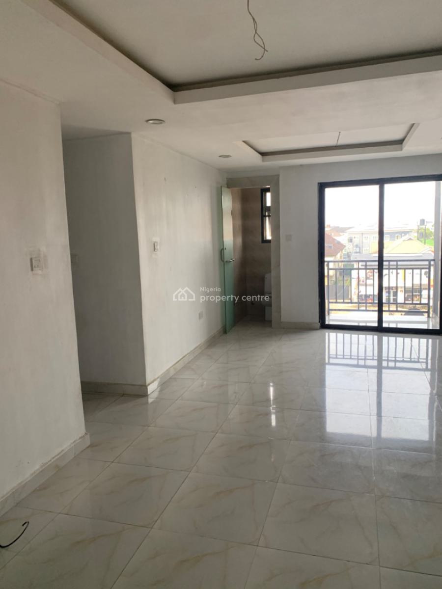 Luxury 2 Bedroom Flat Upper Floor, Mobil Road Ilaje, Ajah, Lagos, Flat / Apartment for Rent