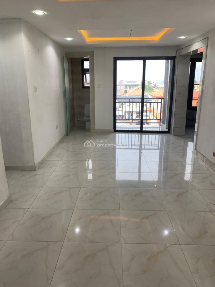 Luxury 2 Bedroom Flat Upper Floor, Mobil Road Ilaje, Ajah, Lagos, Flat / Apartment for Rent