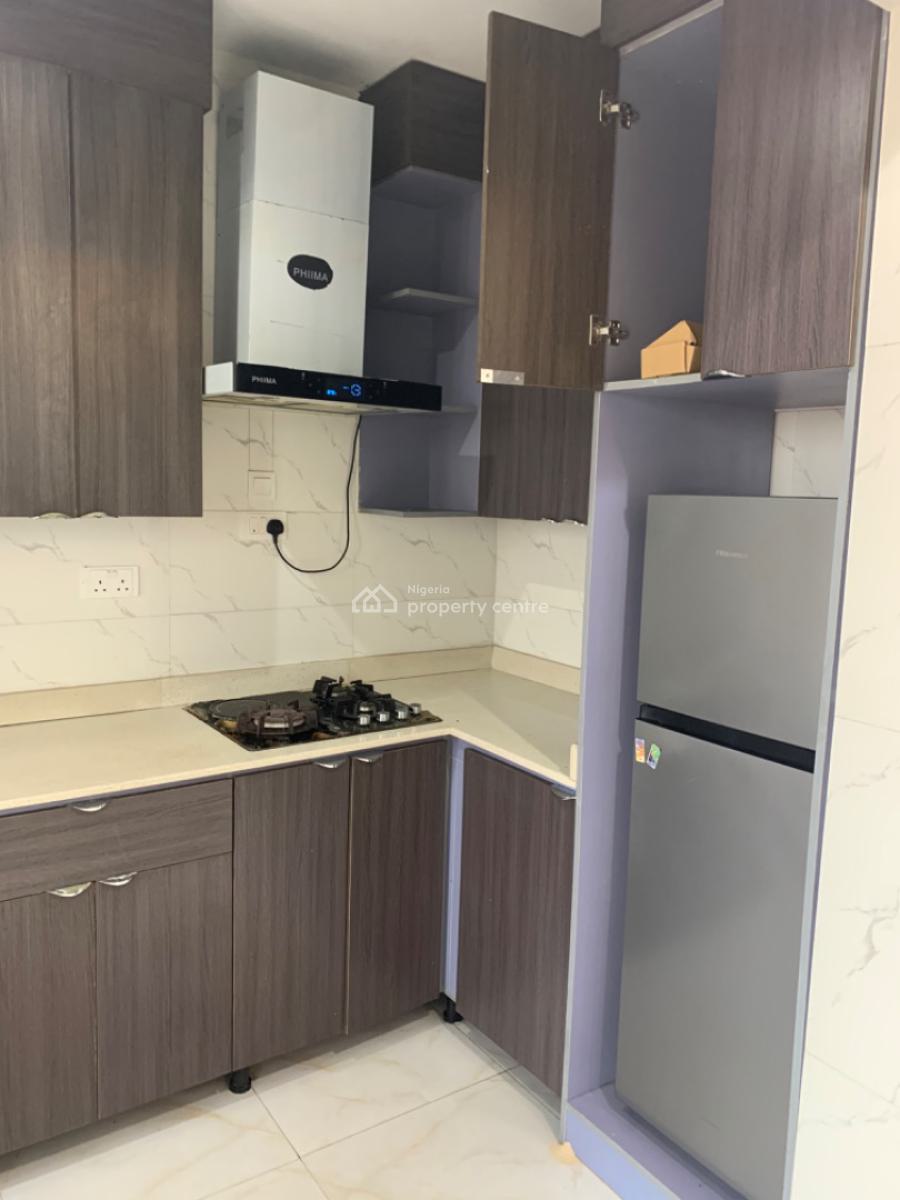 Luxury 2 Bedroom Flat Upper Floor, Mobil Road Ilaje, Ajah, Lagos, Flat / Apartment for Rent