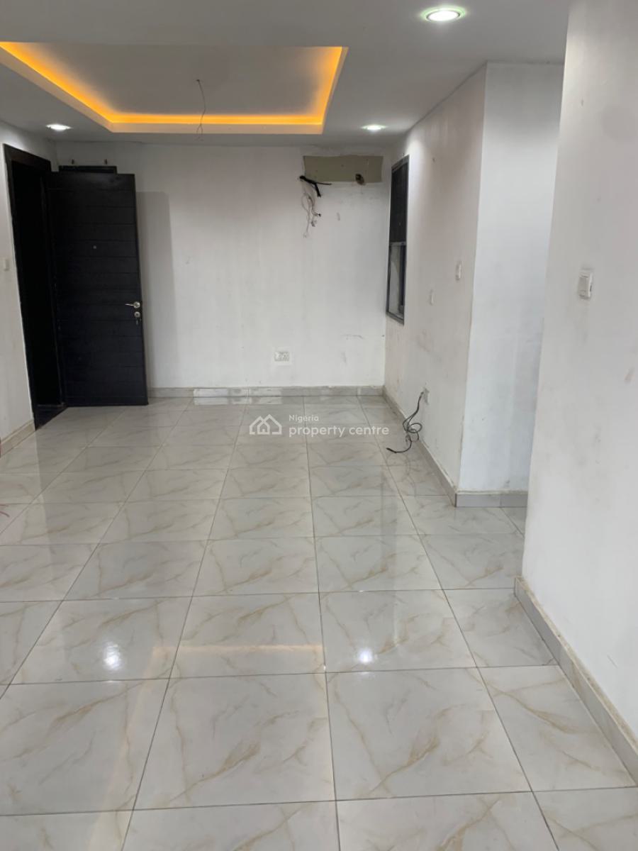 Luxury 2 Bedroom Flat Upper Floor, Mobil Road Ilaje, Ajah, Lagos, Flat / Apartment for Rent