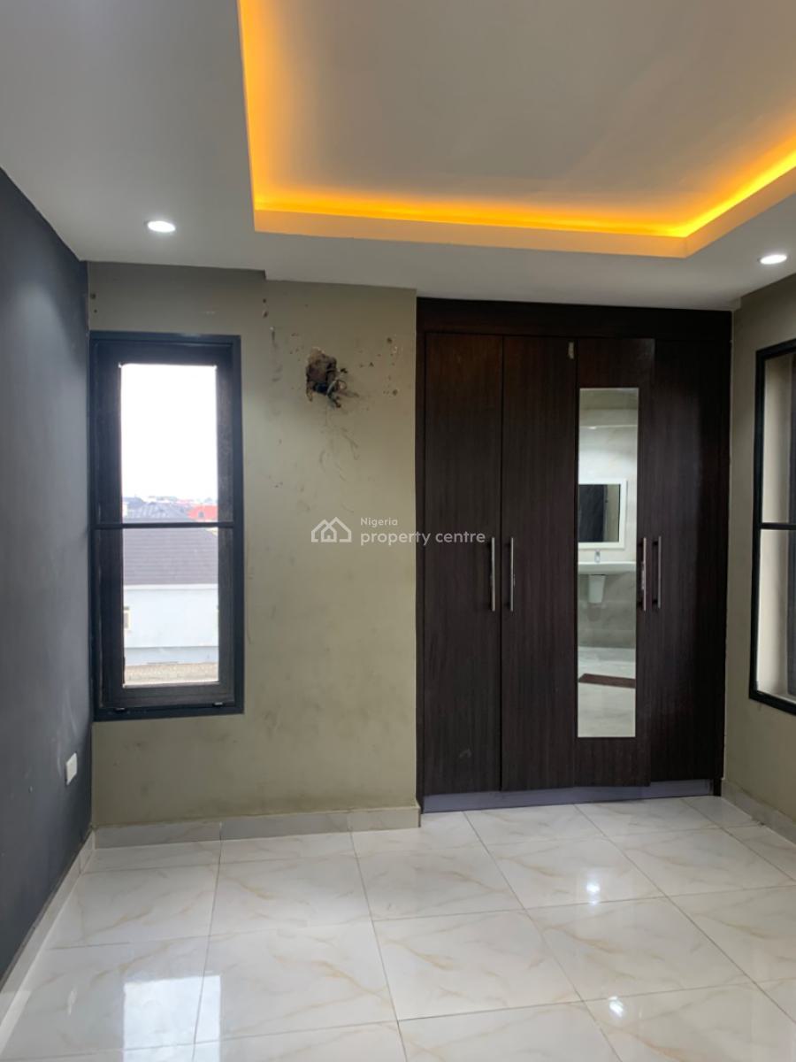 Luxury 2 Bedroom Flat Upper Floor, Mobil Road Ilaje, Ajah, Lagos, Flat / Apartment for Rent