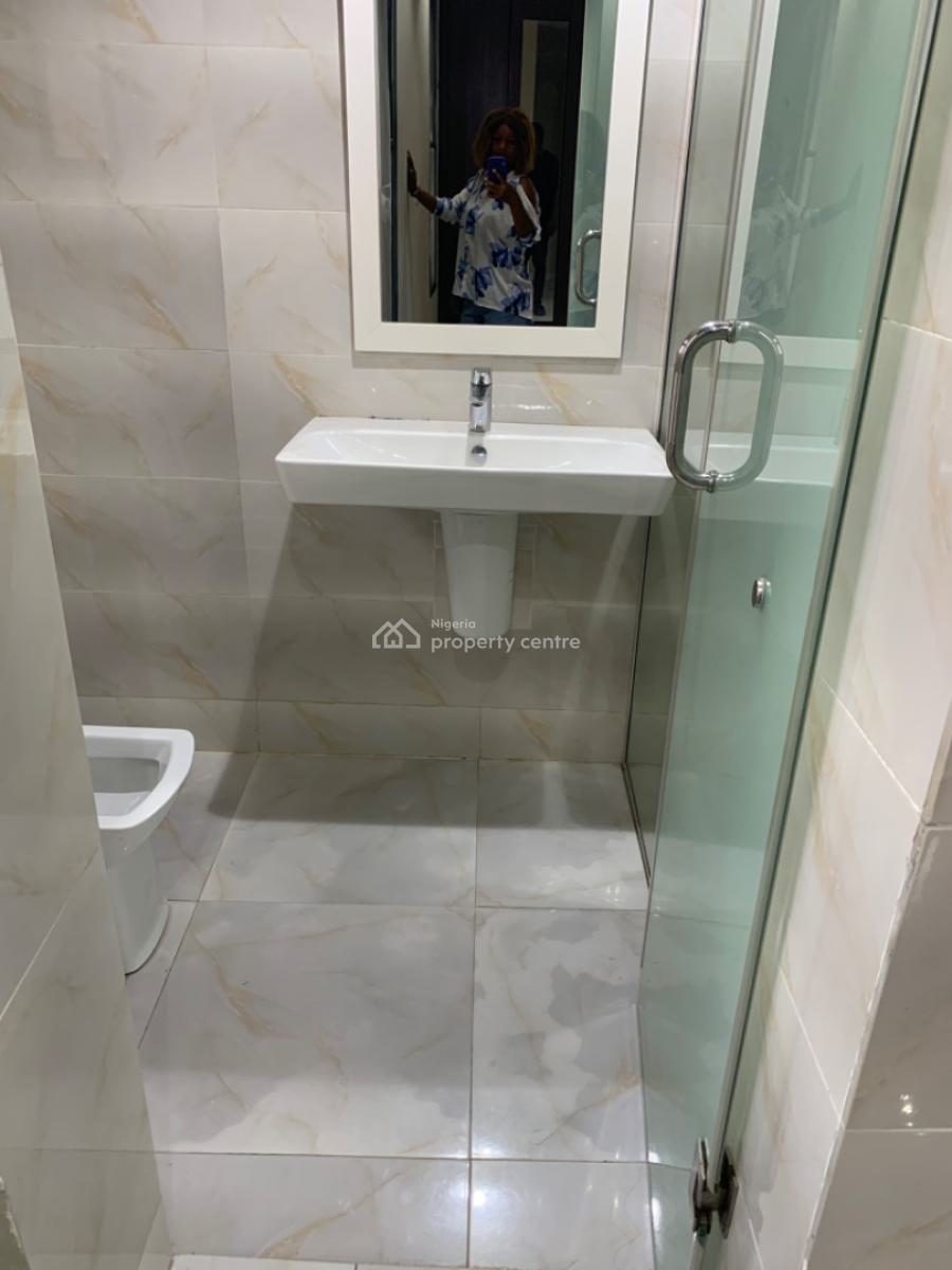 Luxury 2 Bedroom Flat Upper Floor, Mobil Road Ilaje, Ajah, Lagos, Flat / Apartment for Rent