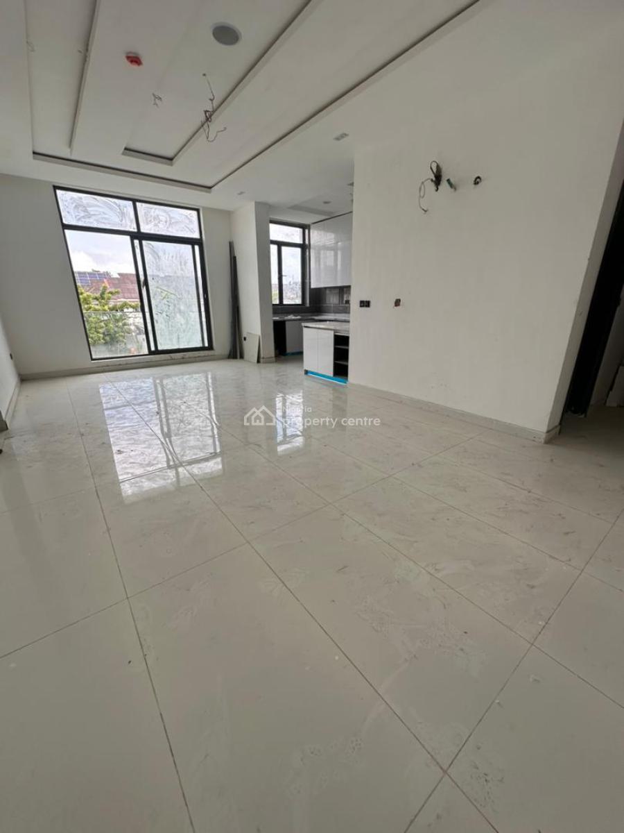 2 Bedroom Apartment with a Bq, Lekki Phase 1, Lekki, Lagos, Block of Flats for Sale