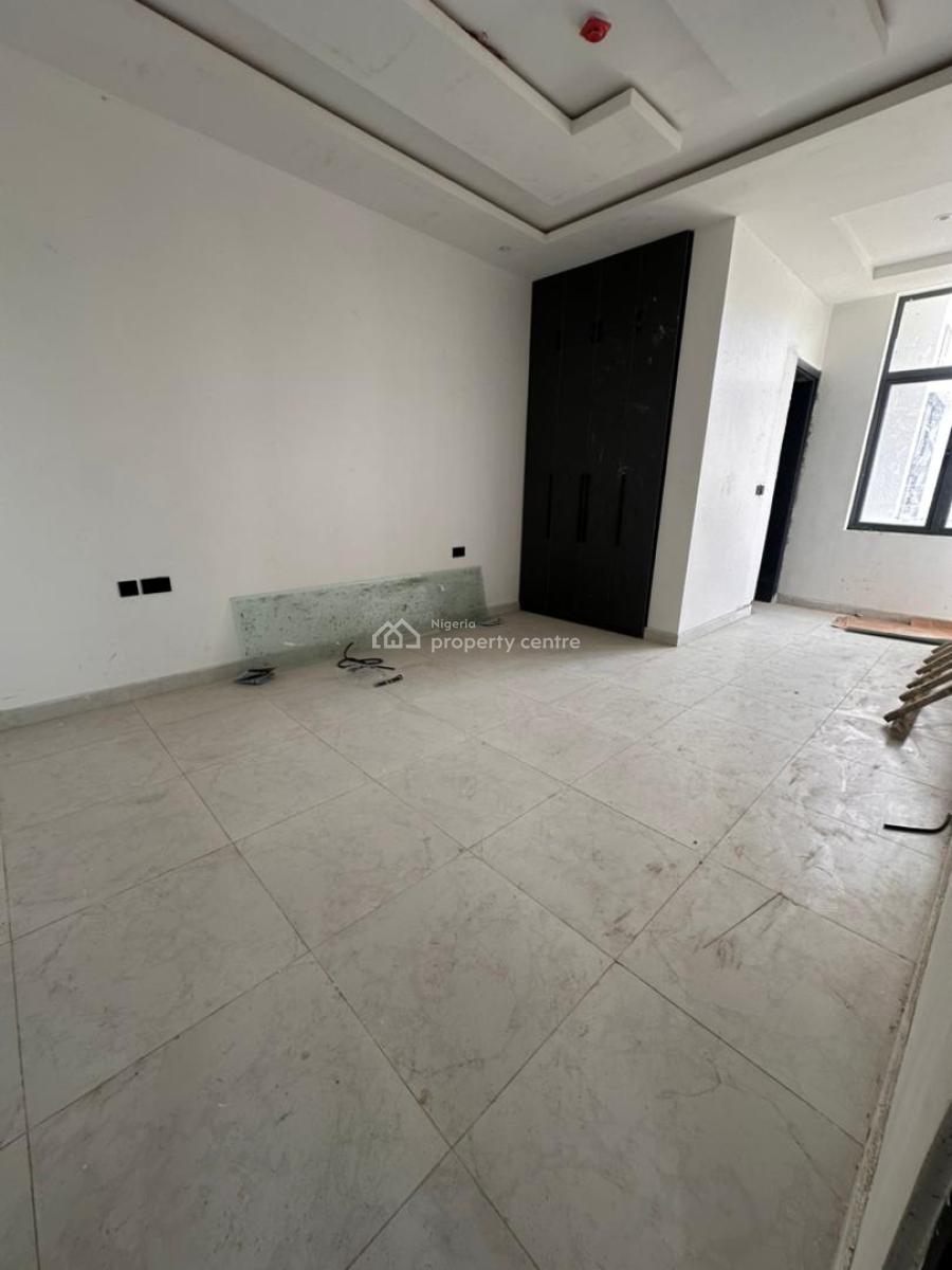 2 Bedroom Apartment with a Bq, Lekki Phase 1, Lekki, Lagos, Block of Flats for Sale