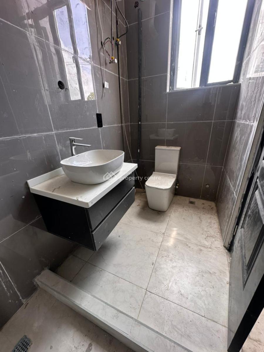 2 Bedroom Apartment with a Bq, Lekki Phase 1, Lekki, Lagos, Block of Flats for Sale