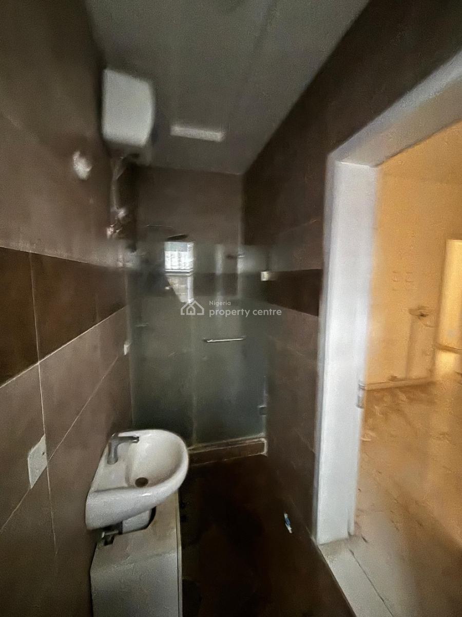 2 Bedroom Apartment, Lekki Phase 1, Lekki Phase 1, Lekki, Lagos, Block of Flats for Sale