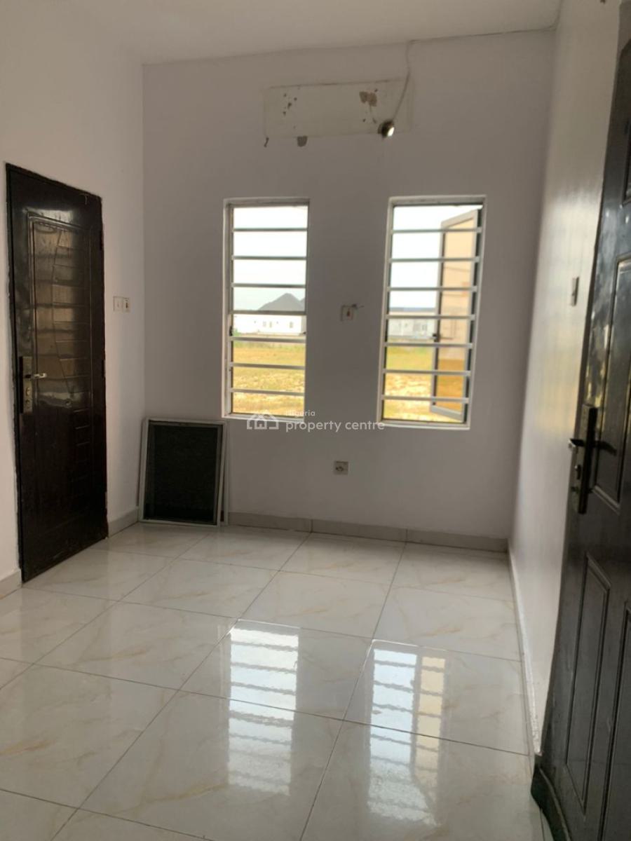 Luxury and Massive Single Bedroom Apartment Upstairs,fully Serviced!, Hardwood Court(5) Orchid Road Lekki, Lekki Expressway, Lekki, Lagos, Self Contain (single Rooms) for Rent