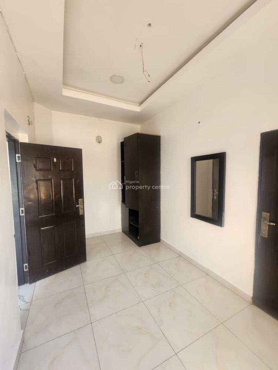 Luxury and Massive Single Bedroom Apartment Upstairs,fully Serviced!, Hardwood Court(5) Orchid Road Lekki, Lekki Expressway, Lekki, Lagos, Self Contain (single Rooms) for Rent