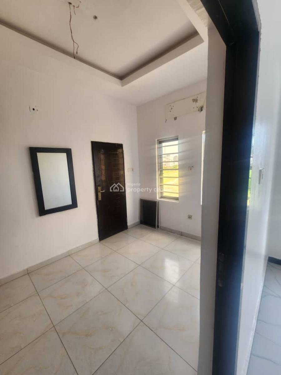 Luxury and Massive Single Bedroom Apartment Upstairs,fully Serviced!, Hardwood Court(5) Orchid Road Lekki, Lekki Expressway, Lekki, Lagos, Self Contain (single Rooms) for Rent
