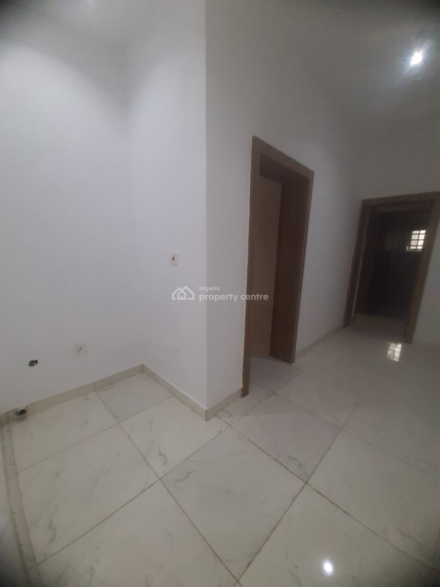 Well-finished and Serviced with 24/7 Power Supply 2 Bedroom En-suite F, Lekki Phase 1, Lekki, Lagos, Flat / Apartment for Sale