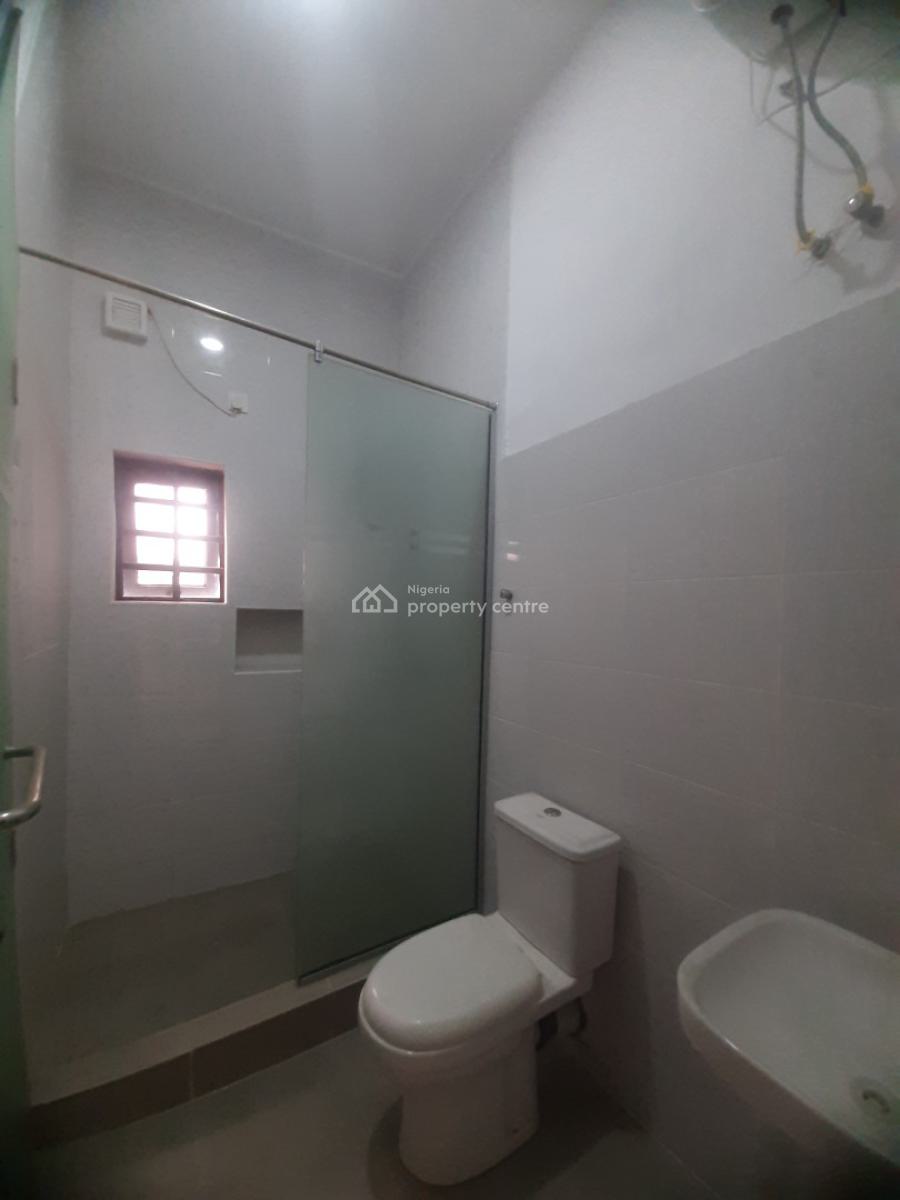 Well-finished and Serviced with 24/7 Power Supply 2 Bedroom En-suite F, Lekki Phase 1, Lekki, Lagos, Flat / Apartment for Sale