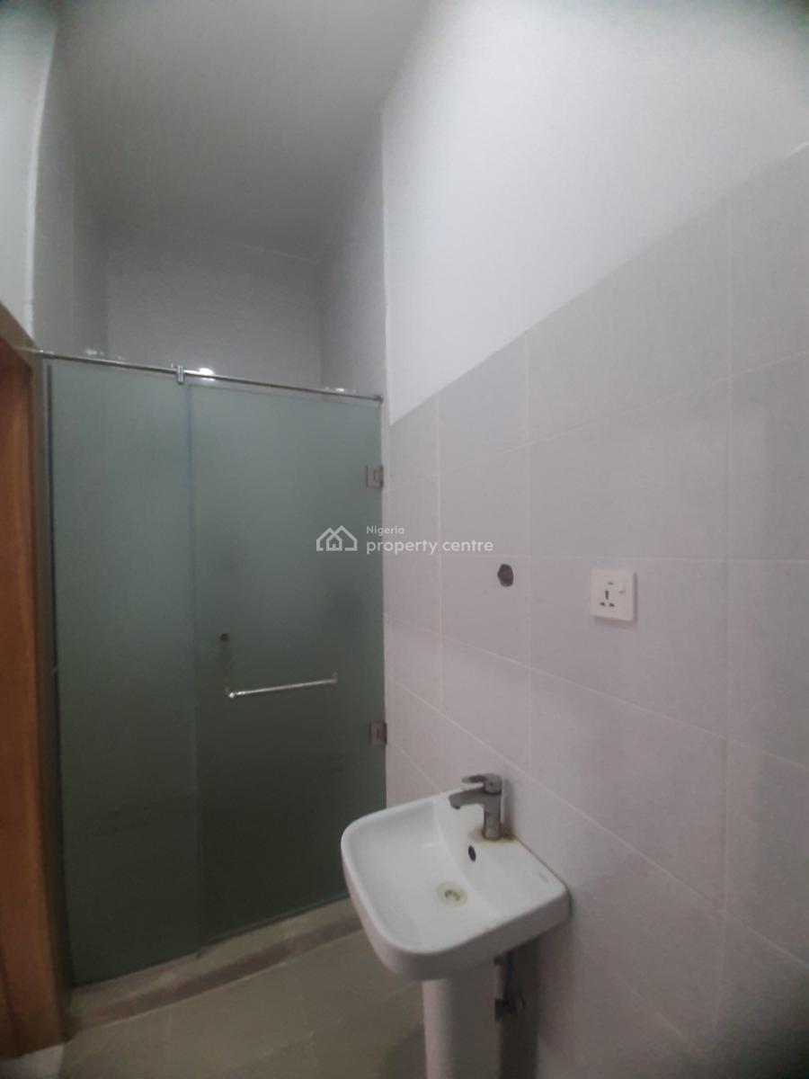 Well-finished and Serviced with 24/7 Power Supply 3 Bedroom En-suite F, Lekki Phase 1, Lekki, Lagos, Flat / Apartment for Sale