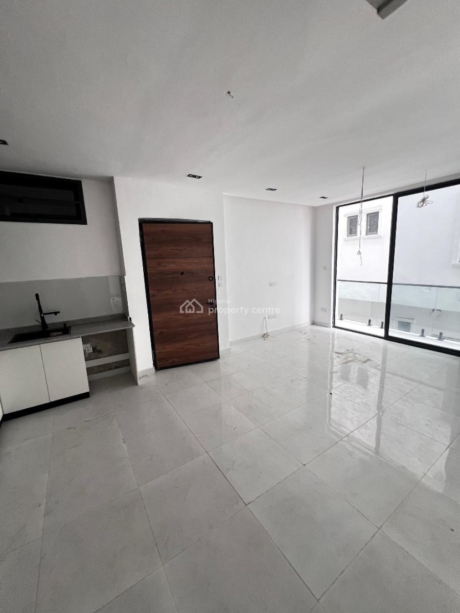 Luxury 2-bedroom Apartment with Pool & Gym in a Secured Estate, Ologolo, Lekki, Lagos, Flat / Apartment for Sale