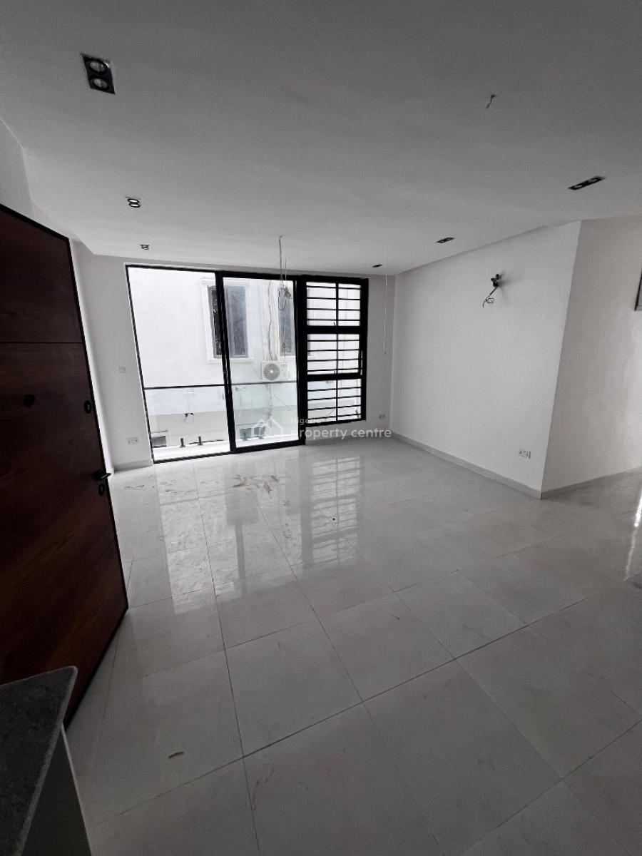 Luxury 2-bedroom Apartment with Pool & Gym in a Secured Estate, Ologolo, Lekki, Lagos, Flat / Apartment for Sale