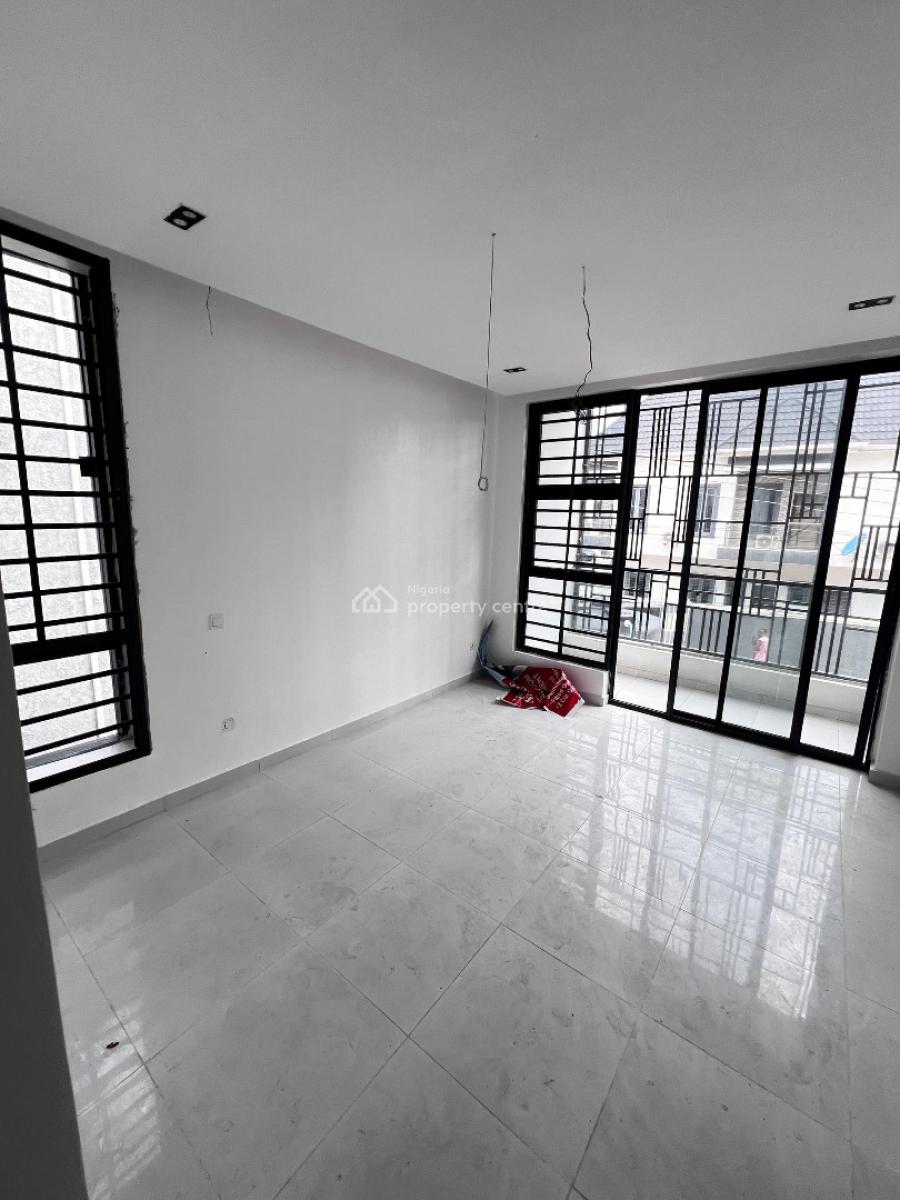 Luxury 2-bedroom Apartment with Pool & Gym in a Secured Estate, Ologolo, Lekki, Lagos, Flat / Apartment for Sale