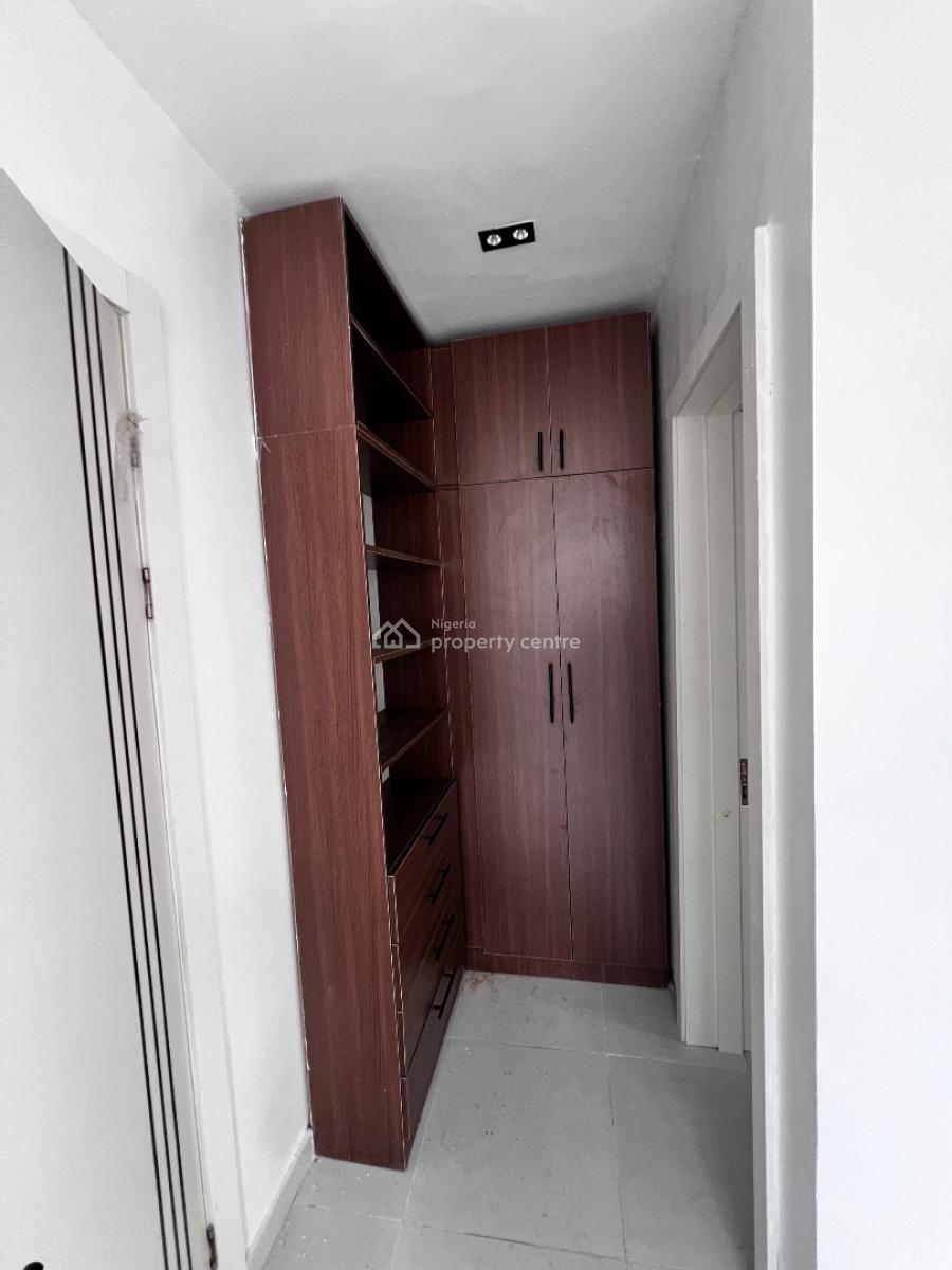Luxury 2-bedroom Apartment with Pool & Gym in a Secured Estate, Ologolo, Lekki, Lagos, Flat / Apartment for Sale