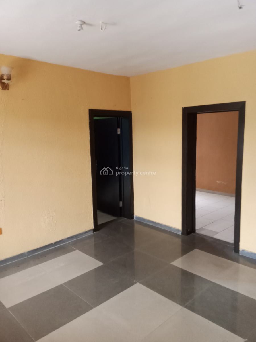 a Clean & Decent 3 Bedroom Flat Apartment, Magodo Phase 1, Gra Phase 1, Magodo, Lagos, Flat / Apartment for Rent